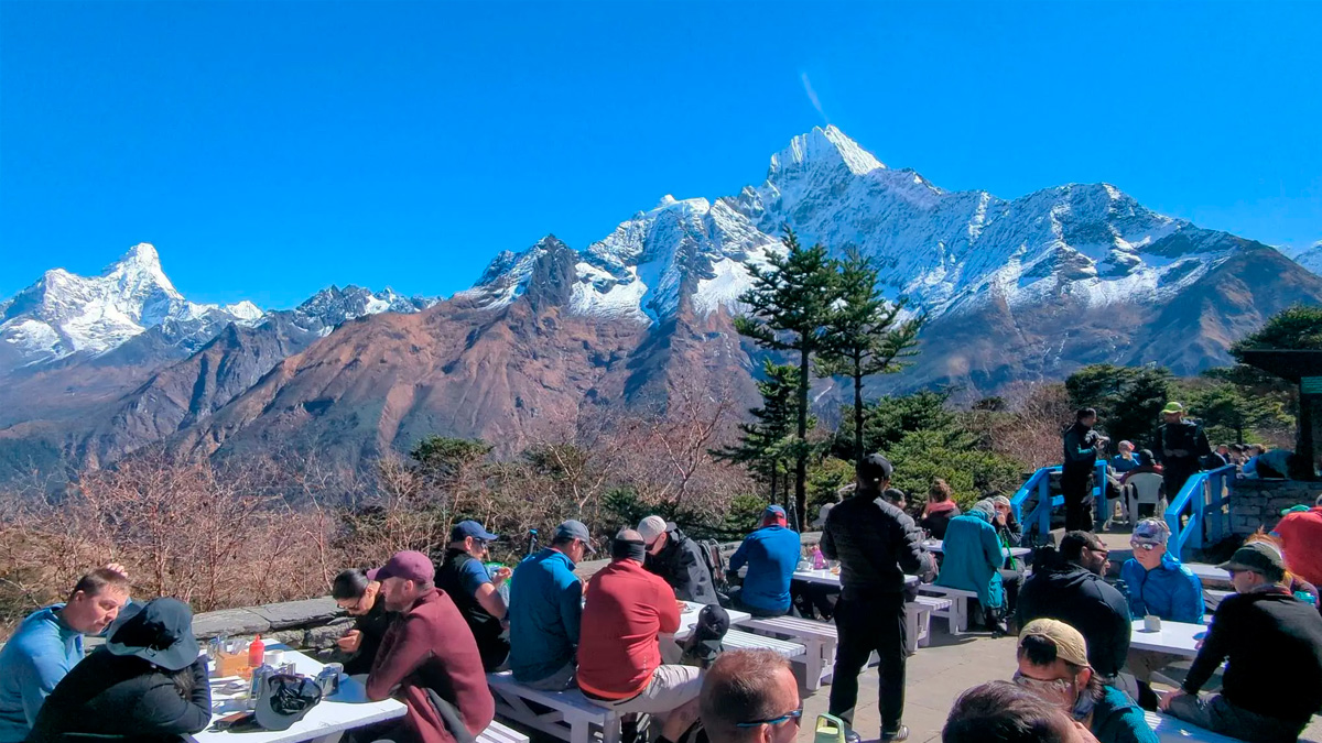 Everest Luxury Trek